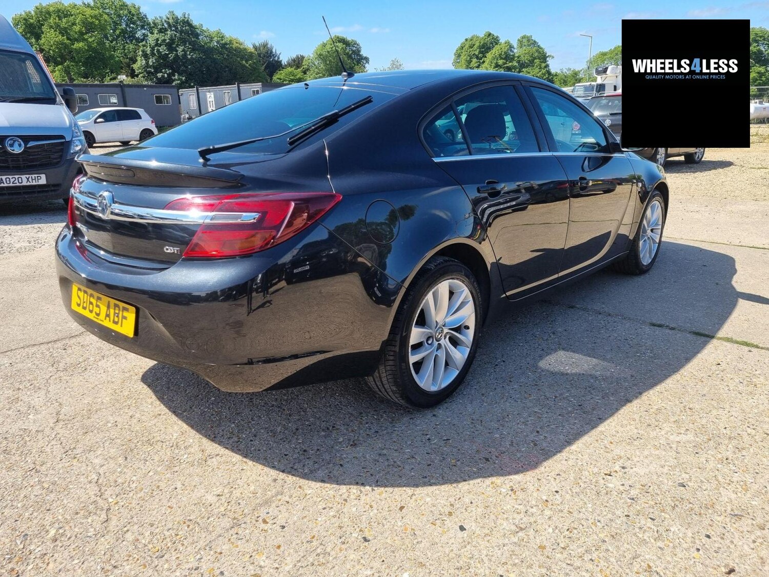 Used Vauxhall Insignia 2015 for sale - 76384587: Photo 2