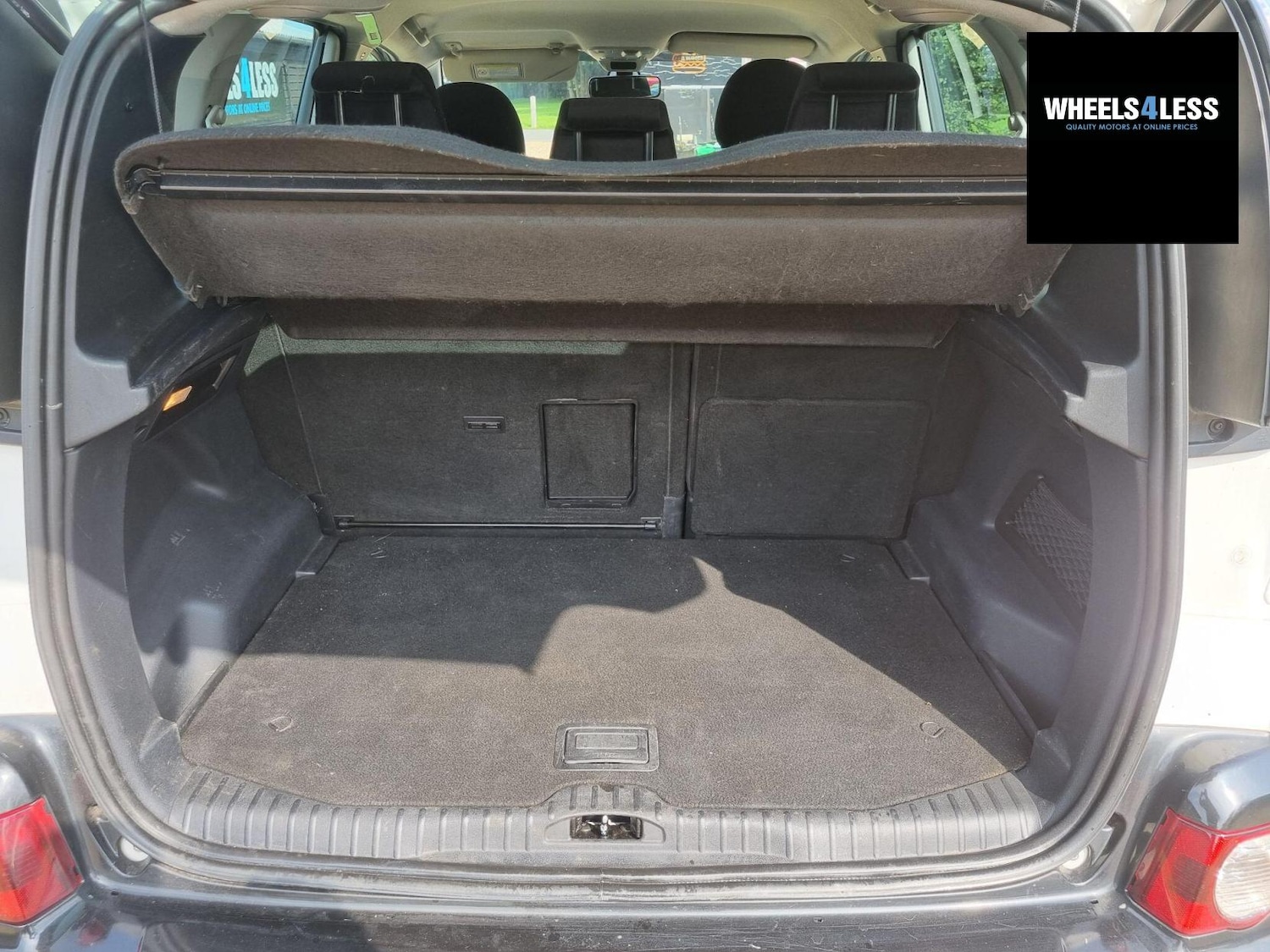 Used Citroen C3 Picasso 2010 for sale - 76384597: Photo 26