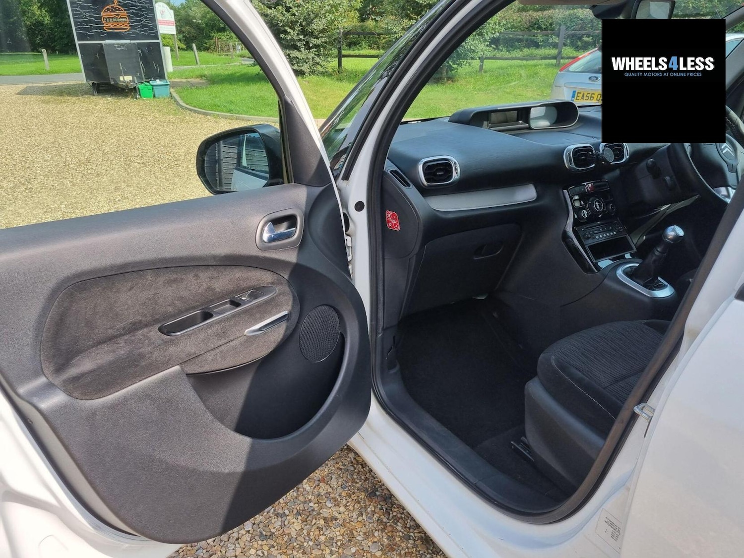 Used Citroen C3 Picasso 2010 for sale - 76384597: Photo 27