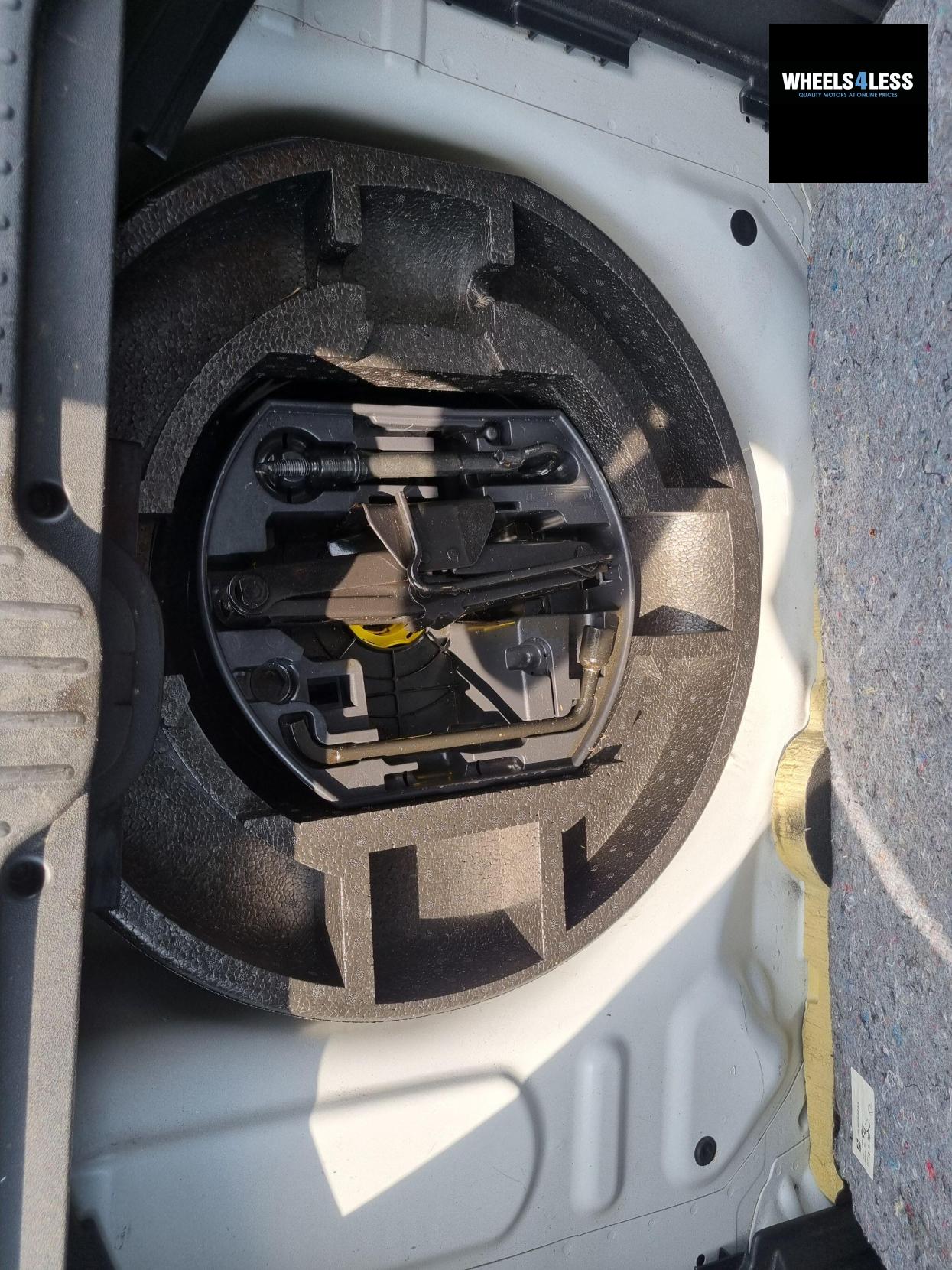 Used Citroen C3 Picasso 2010 for sale - 76384597: Photo 32