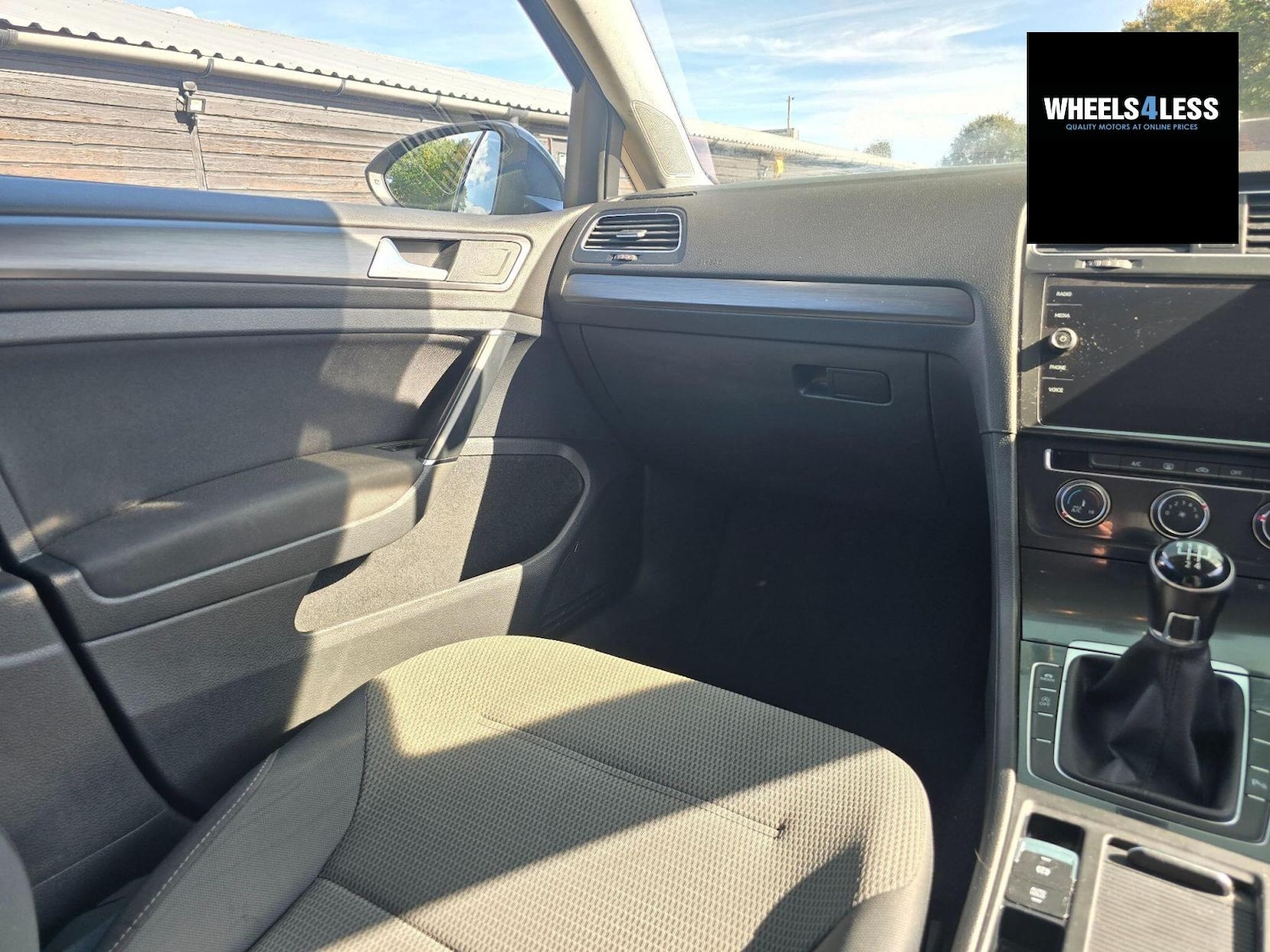 Used Volkswagen Golf 2018 for sale - 76384613: Photo 19