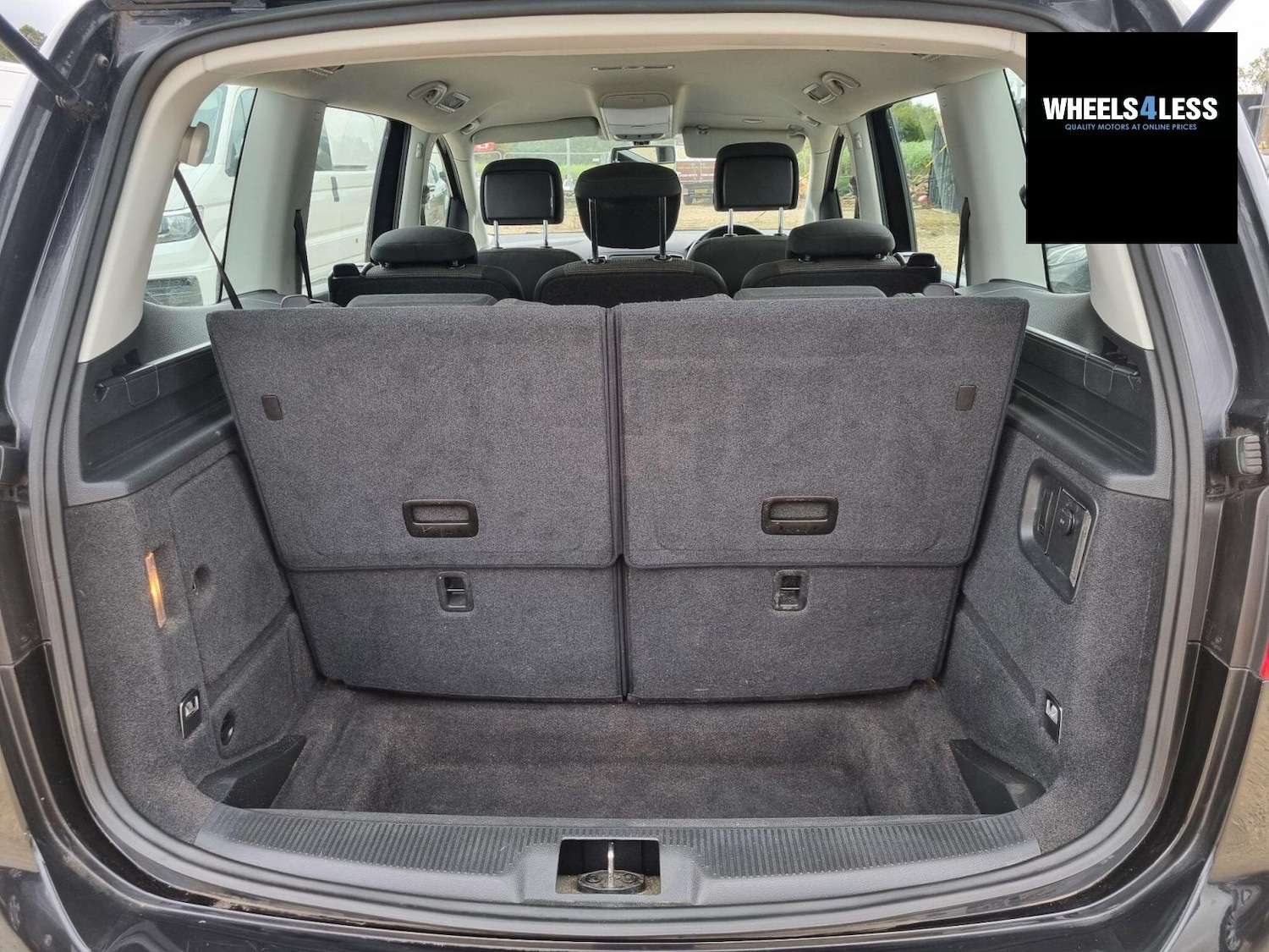 Used Volkswagen Sharan 2013 for sale - 76384619: Photo 15