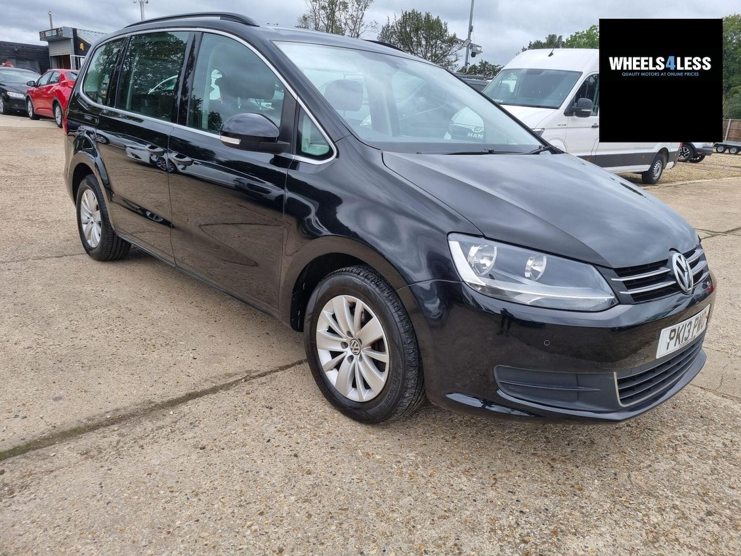 Used Volkswagen Sharan 2013 for sale - 76384619: Photo 2