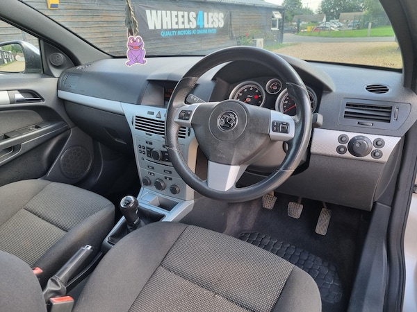 Used Vauxhall Astra 2011 for sale - 75532254: Photo 11