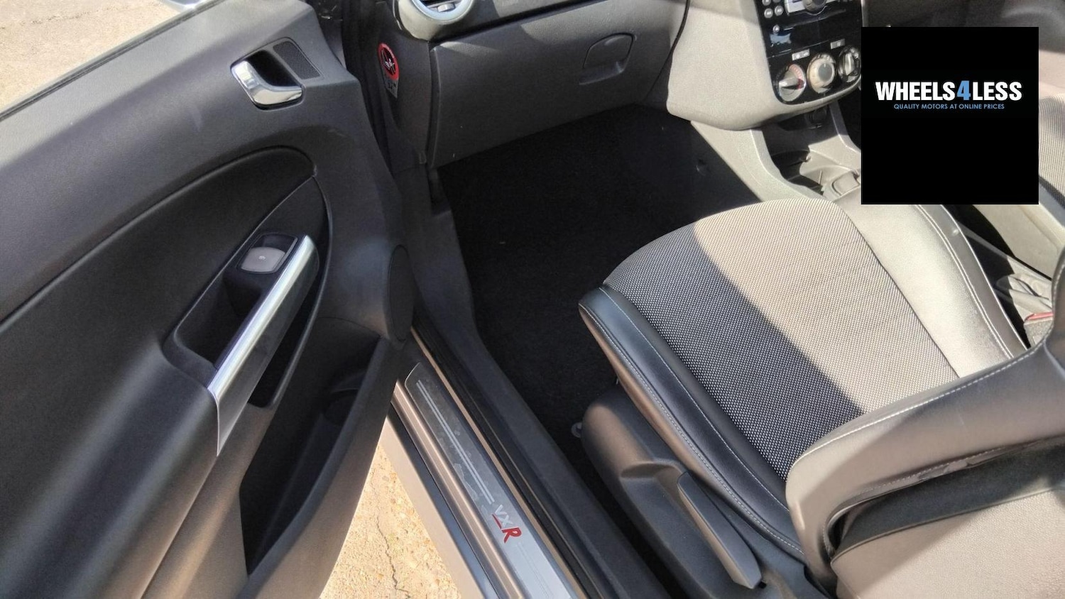 Used Vauxhall Corsa 2008 for sale - 76384638: Photo 28