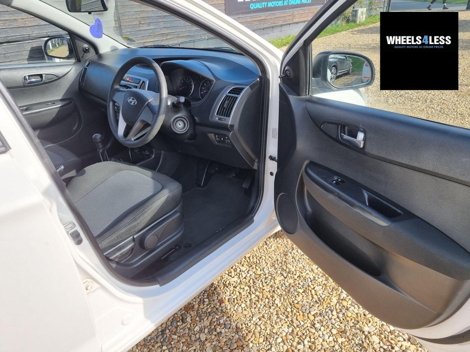 Used Hyundai i20 2014 for sale - 76384639: Photo 10