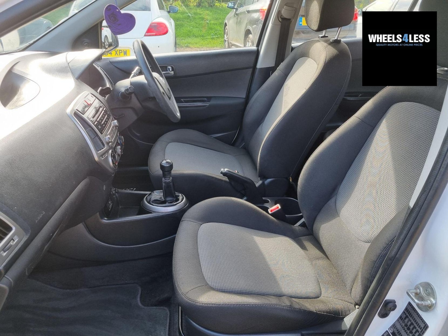 Used Hyundai i20 2014 for sale - 76384639: Photo 24