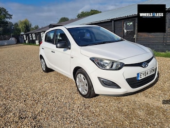 Used Hyundai i20 2014 for sale - 76384639: Photo