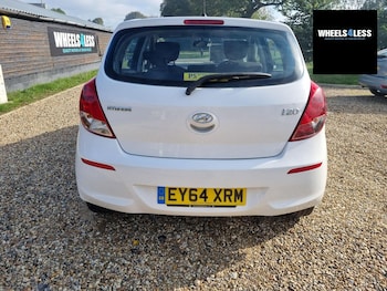 Used Hyundai i20 2014 for sale - 76384639: Photo