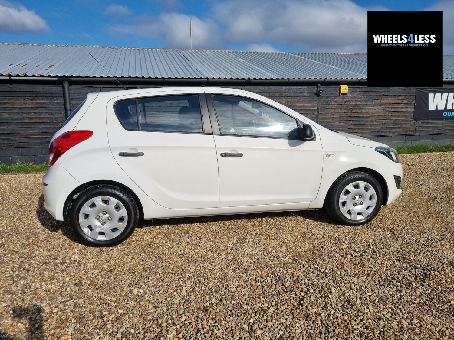 Used Hyundai i20 2014 for sale - 76384639: Photo 5