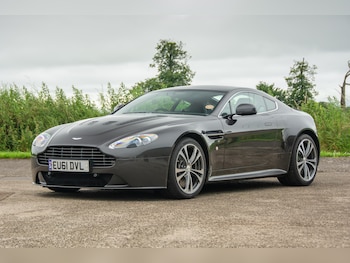 Used Aston Martin Vantage 2011 for sale - 79150983: Photo