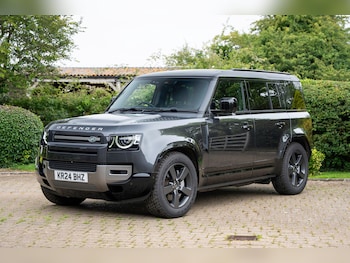 Used Land Rover Defender 2024 for sale - 78950702: Photo
