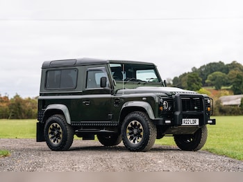 Land Rover - Defender
