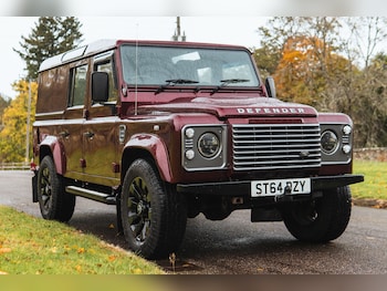 Land Rover - Defender