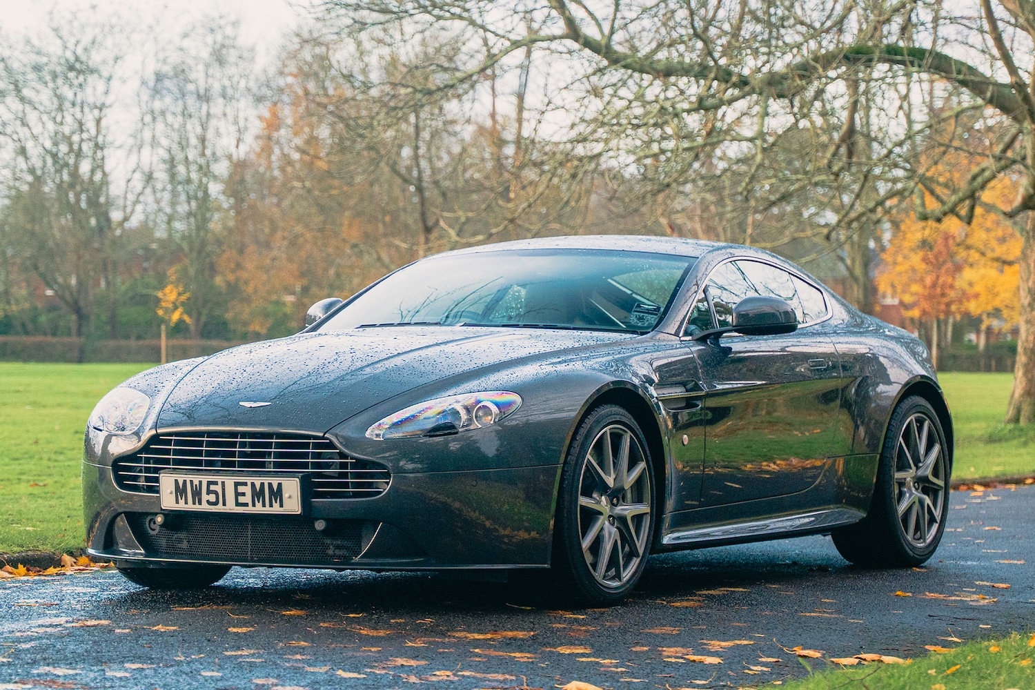 Used Aston Martin Vantage 2012 for sale - 76911326: Photo 1