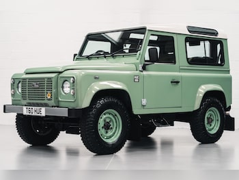 Land Rover Defender feature image