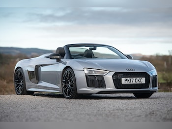 2017 - 5.2 FSI V10 Quattro 2dr S Tronic