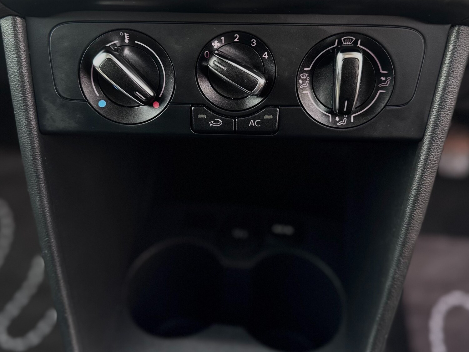 Used Volkswagen Polo 2013 for sale - 77579624: Photo 33