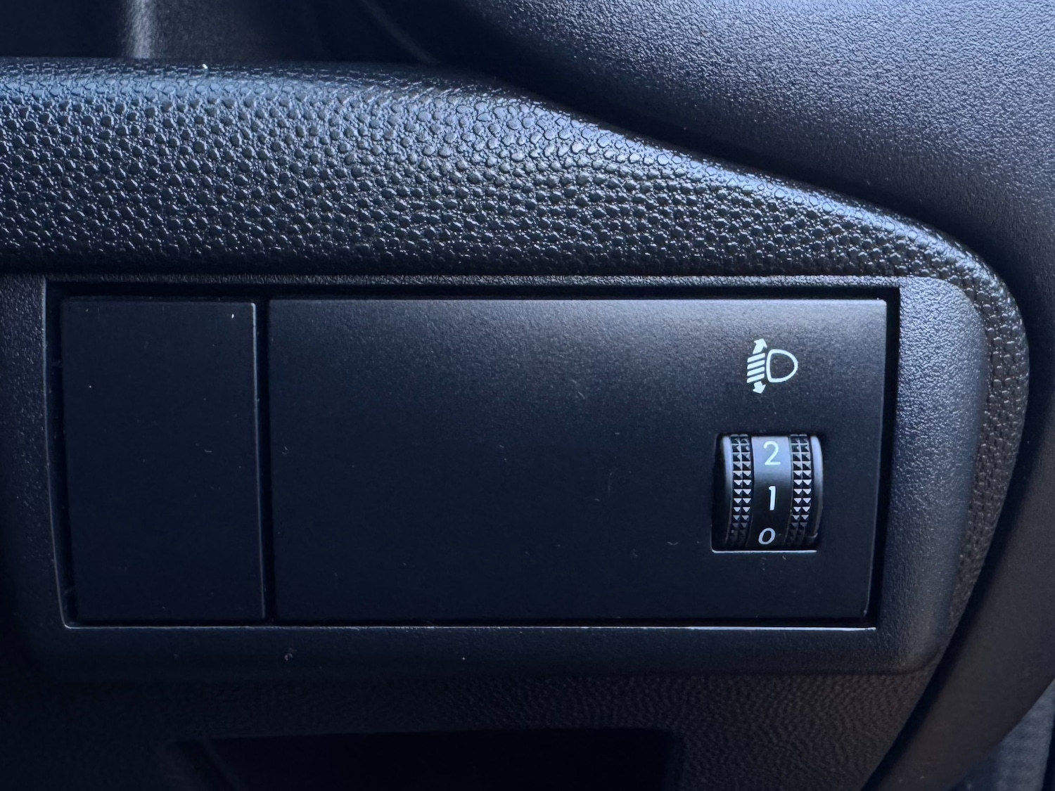 Used Mazda Mazda2 2011 for sale - 78144264: Photo 27