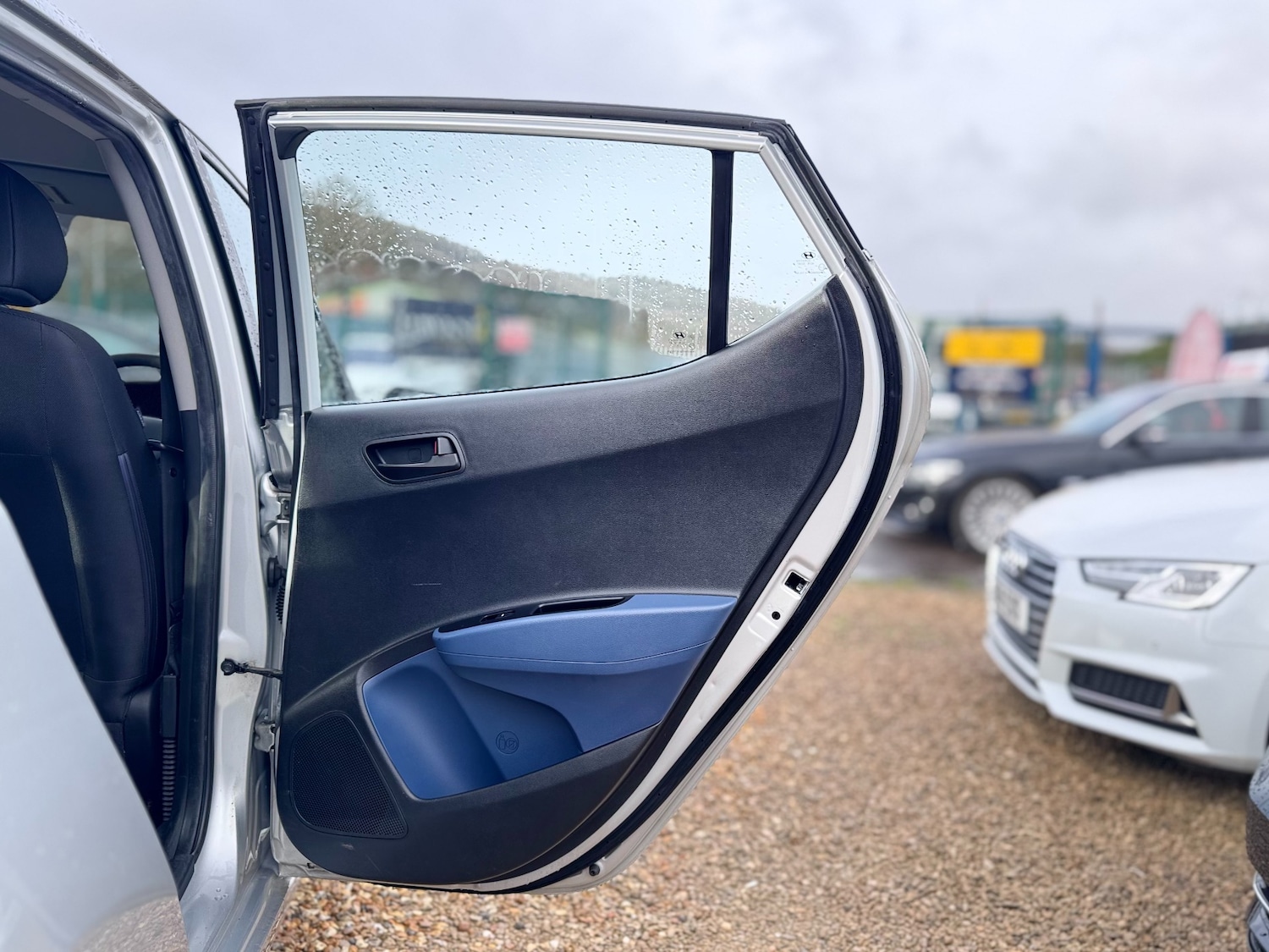 Used Hyundai i10 2015 for sale - 77168368: Photo 37