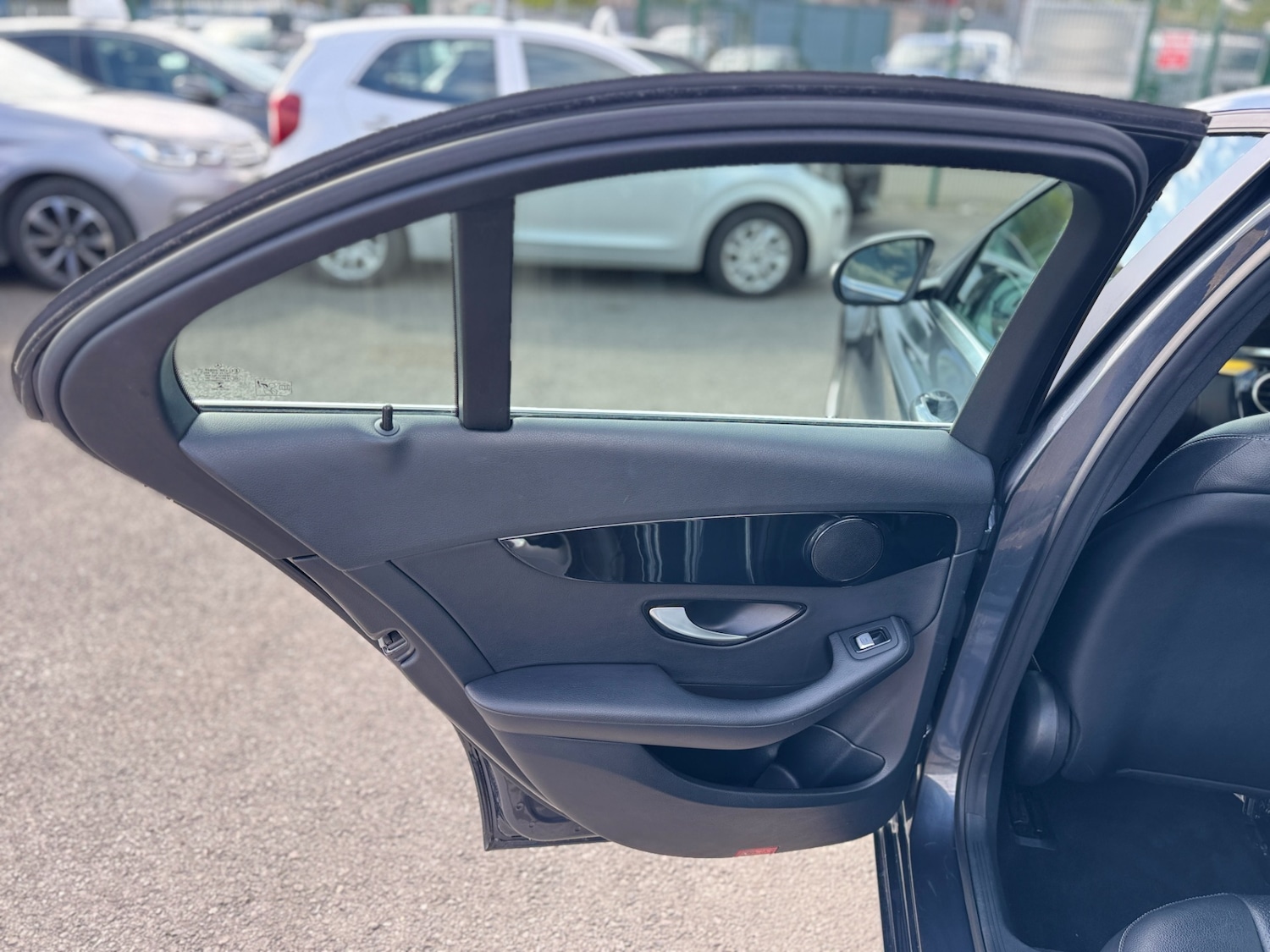 Used Mercedes-Benz C-Class 2015 for sale - 76159648: Photo 34
