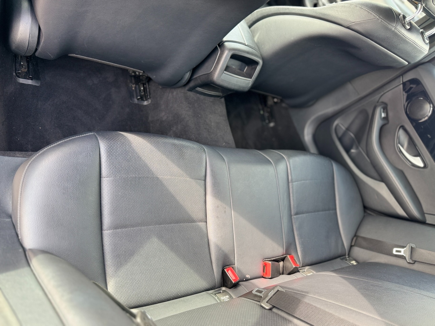 Used Mercedes-Benz C-Class 2015 for sale - 76159648: Photo 35