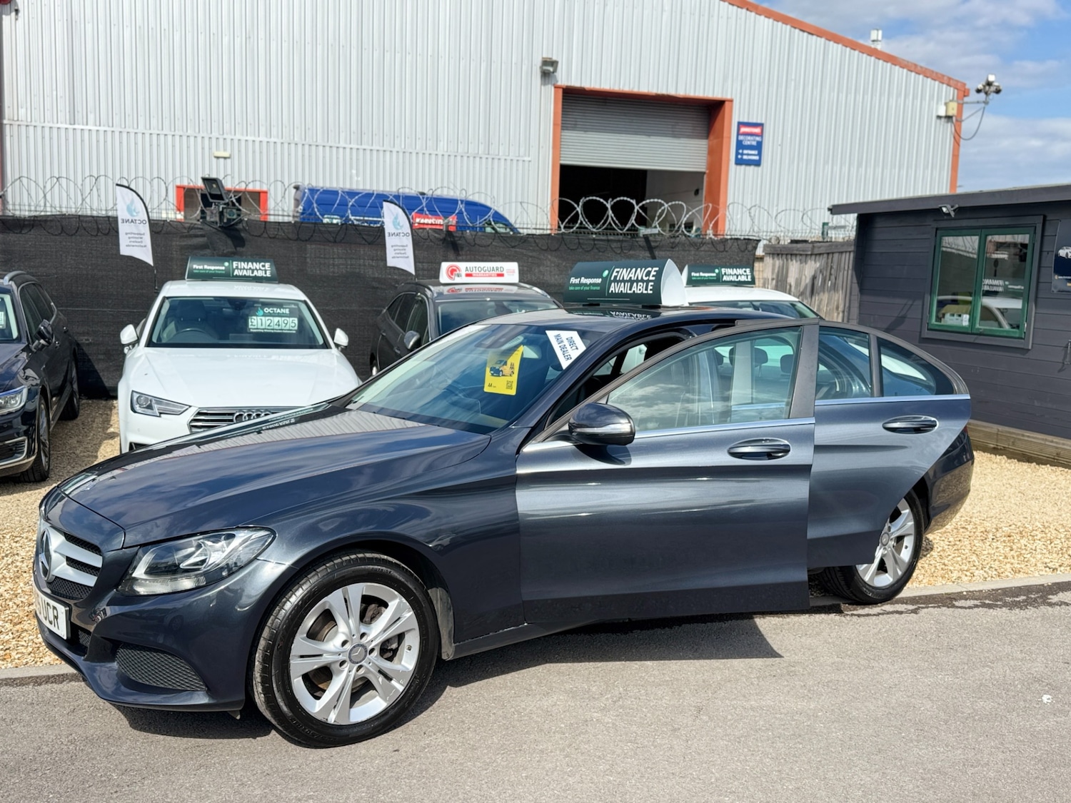 Used Mercedes-Benz C-Class 2015 for sale - 76159648: Photo 38