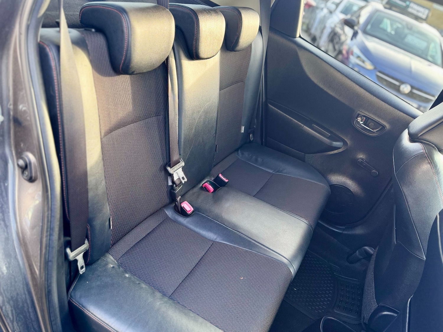 Used Toyota Yaris 2012 for sale - 77085557: Photo 39