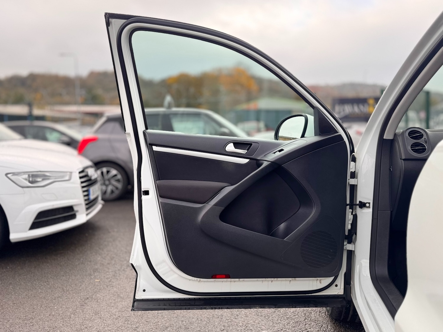 Used Volkswagen Tiguan 2016 for sale - 76957321: Photo 42