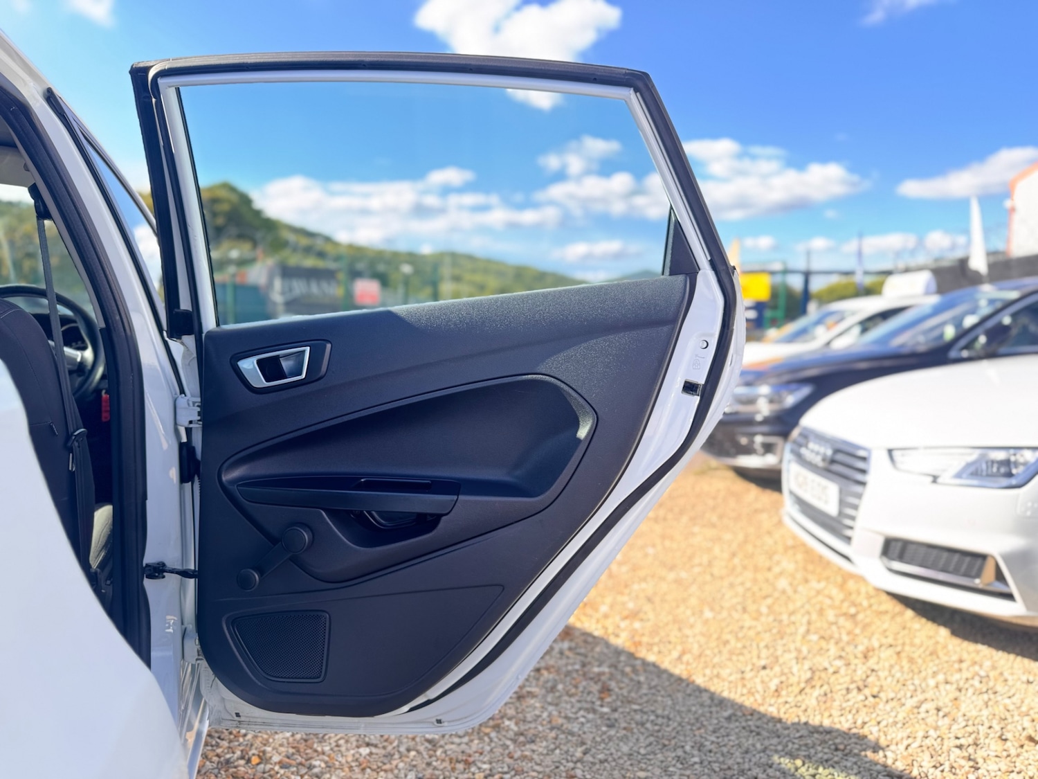 Used Ford Fiesta 2014 for sale - 76422131: Photo 38