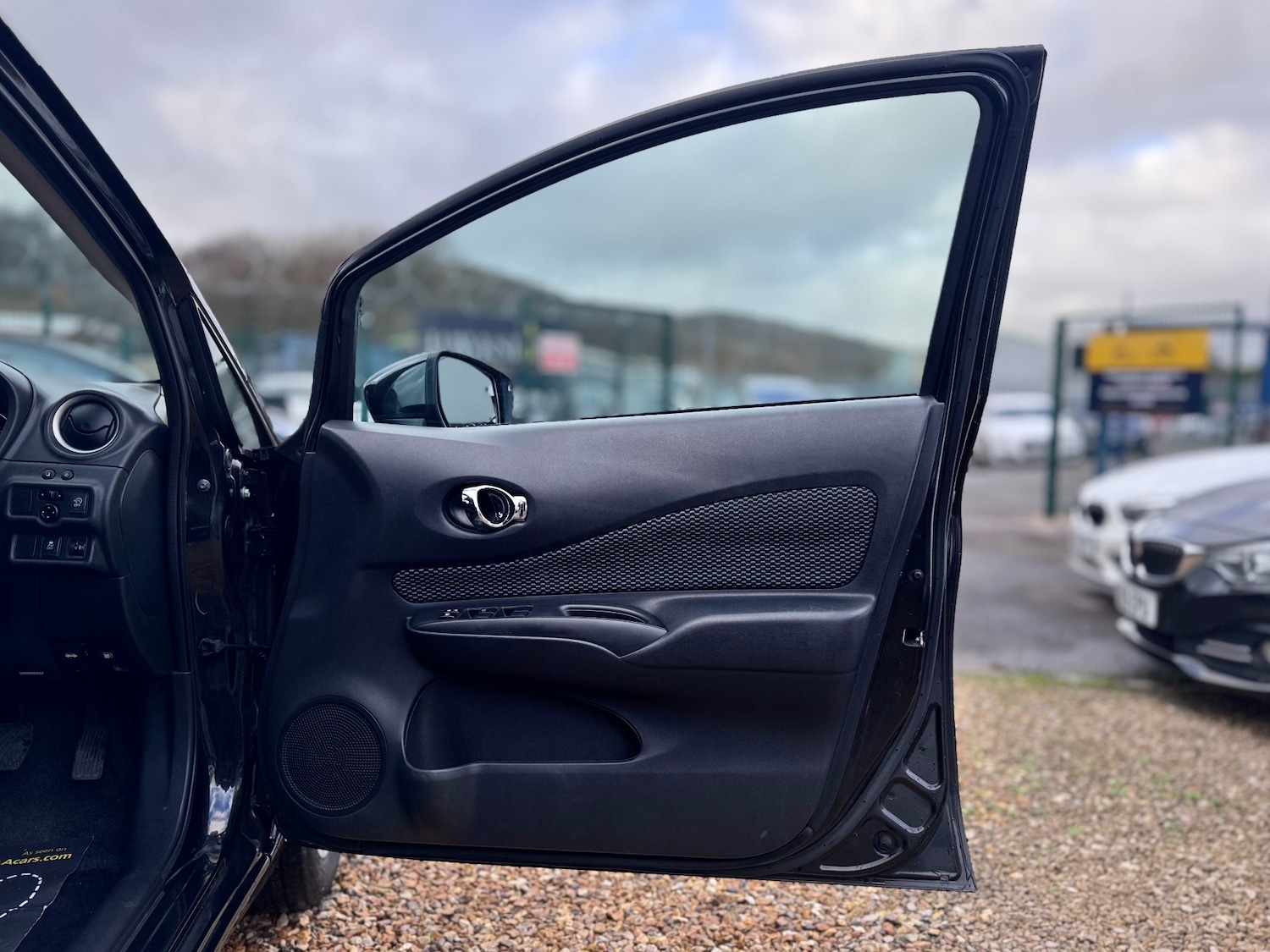 Used Nissan Note 2015 for sale - 77167840: Photo 25