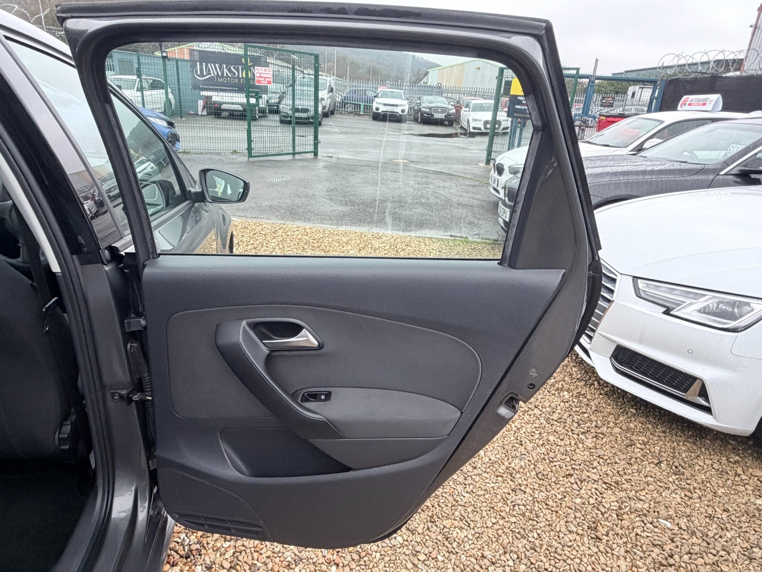 Used Volkswagen Polo 2011 for sale - 77168380: Photo 30