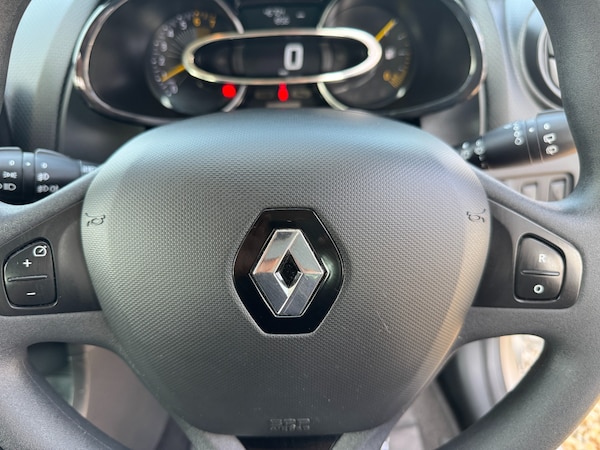 Used Renault Clio 2014 for sale - 76319940: Photo 28