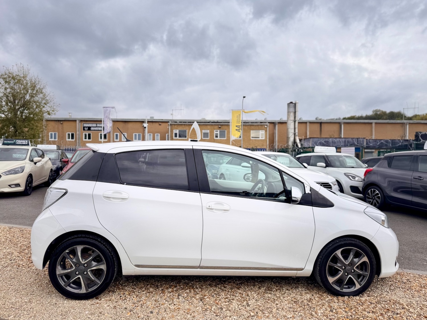 Used Toyota Yaris 2013 for sale - 77147779: Photo 13