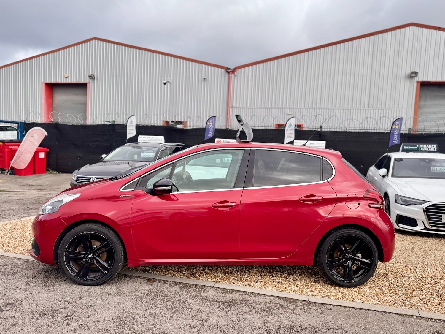 Used Peugeot 208 2015 for sale - 76947141: Photo 16