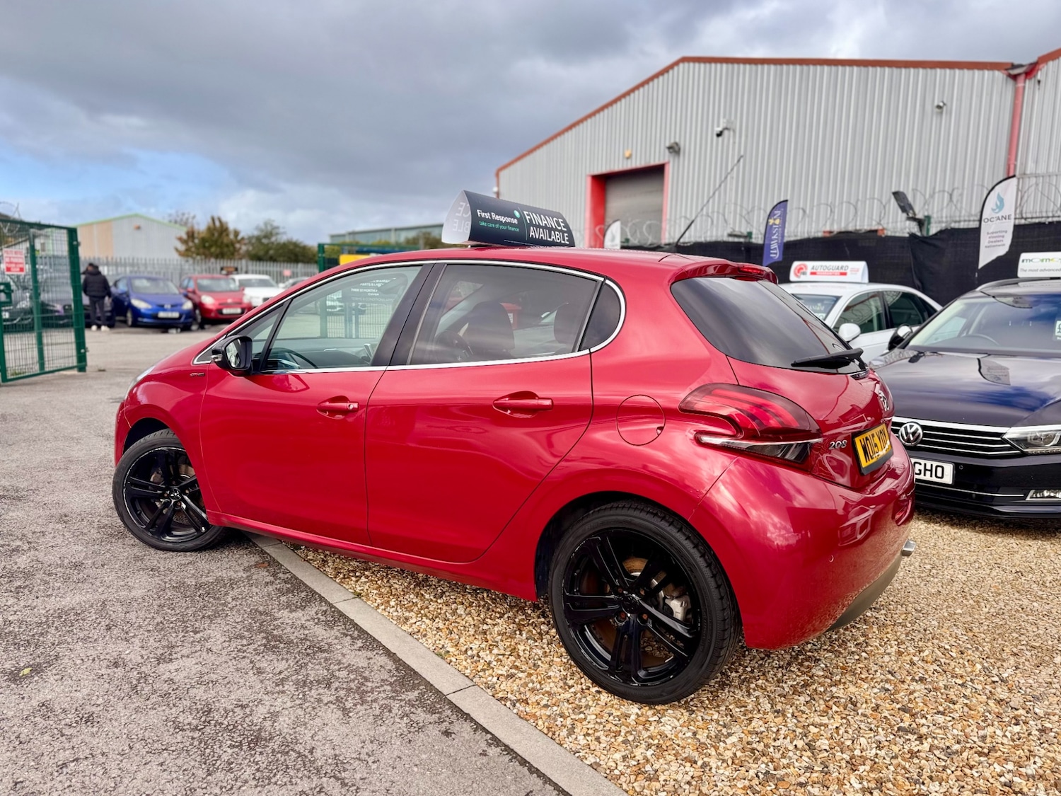Used Peugeot 208 2015 for sale - 76947141: Photo 6