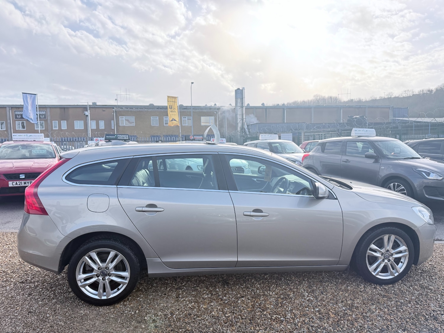 Used Volvo V60 2012 for sale - 77689508: Photo 11