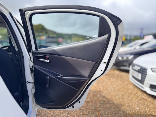 Used Mazda Mazda2 2015 for sale - 76235242: Photo 37