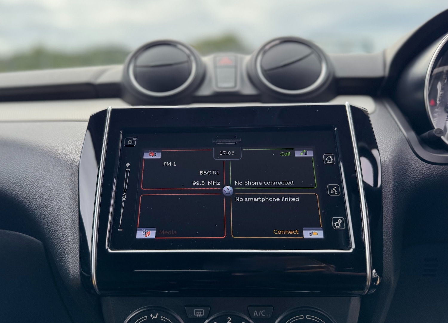 Used Suzuki Swift 2021 for sale - 76957452: Photo 33