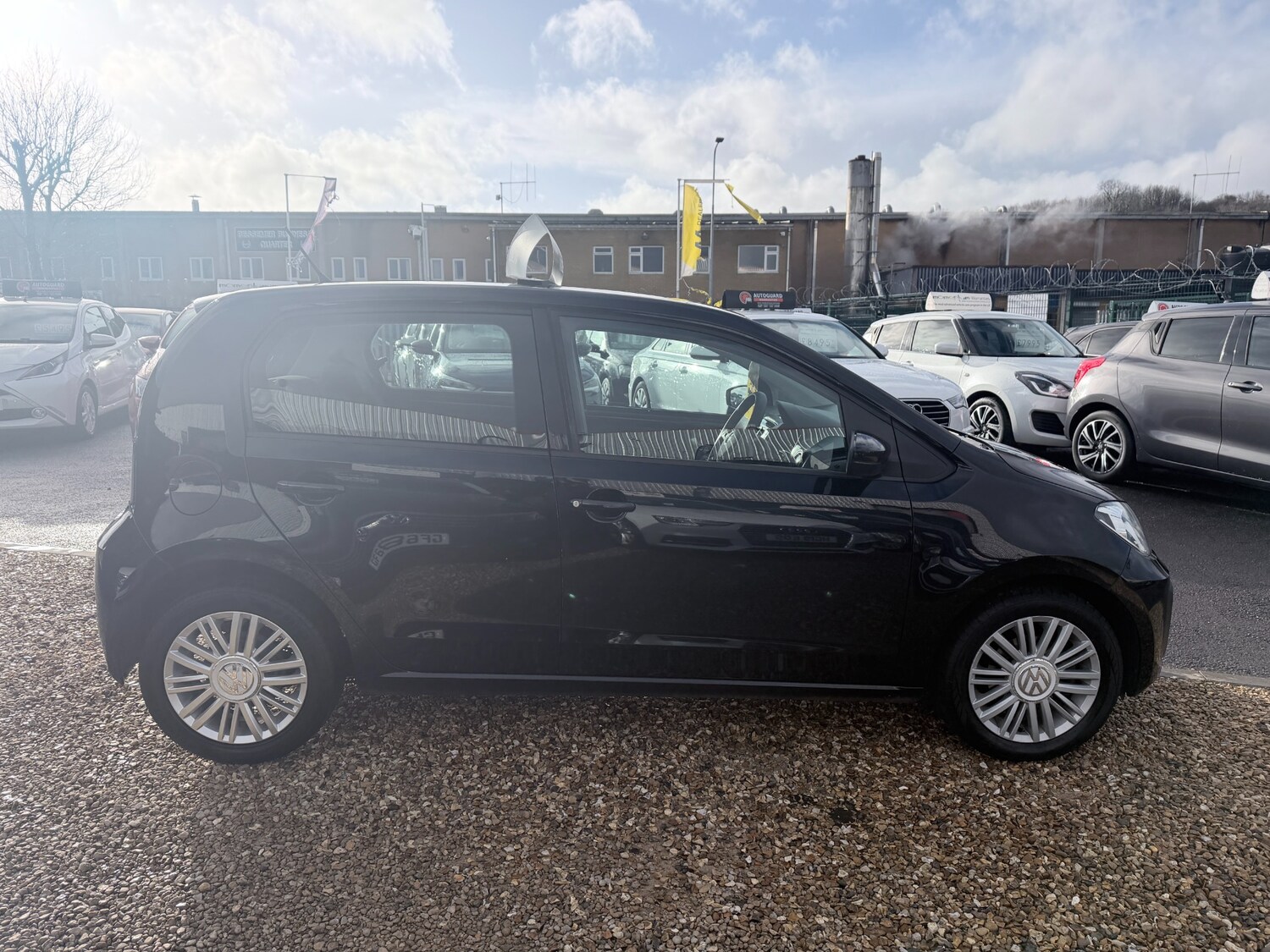 Used Volkswagen up! 2018 for sale - 78107759: Photo 11