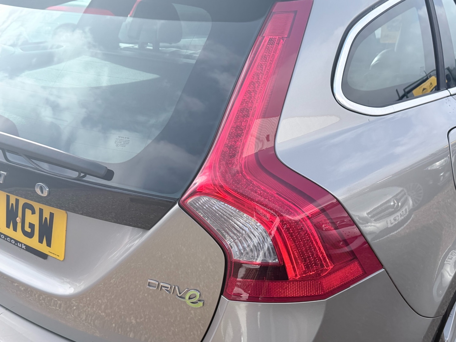 Used Volvo V60 2012 for sale - 77984962: Photo 45