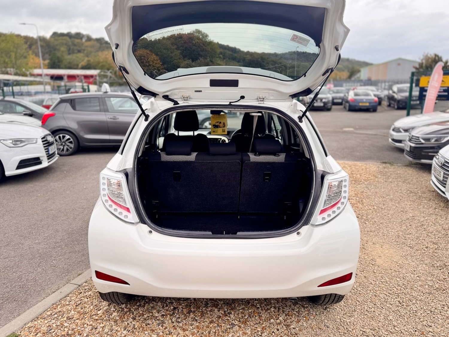 Used Toyota Yaris 2013 for sale - 76421920: Photo 20