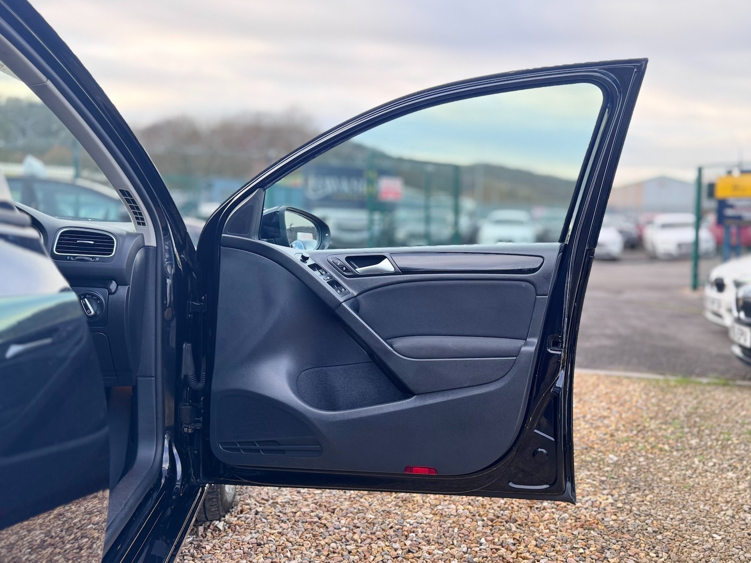 Used Volkswagen Golf 2011 for sale - 76946817: Photo 25