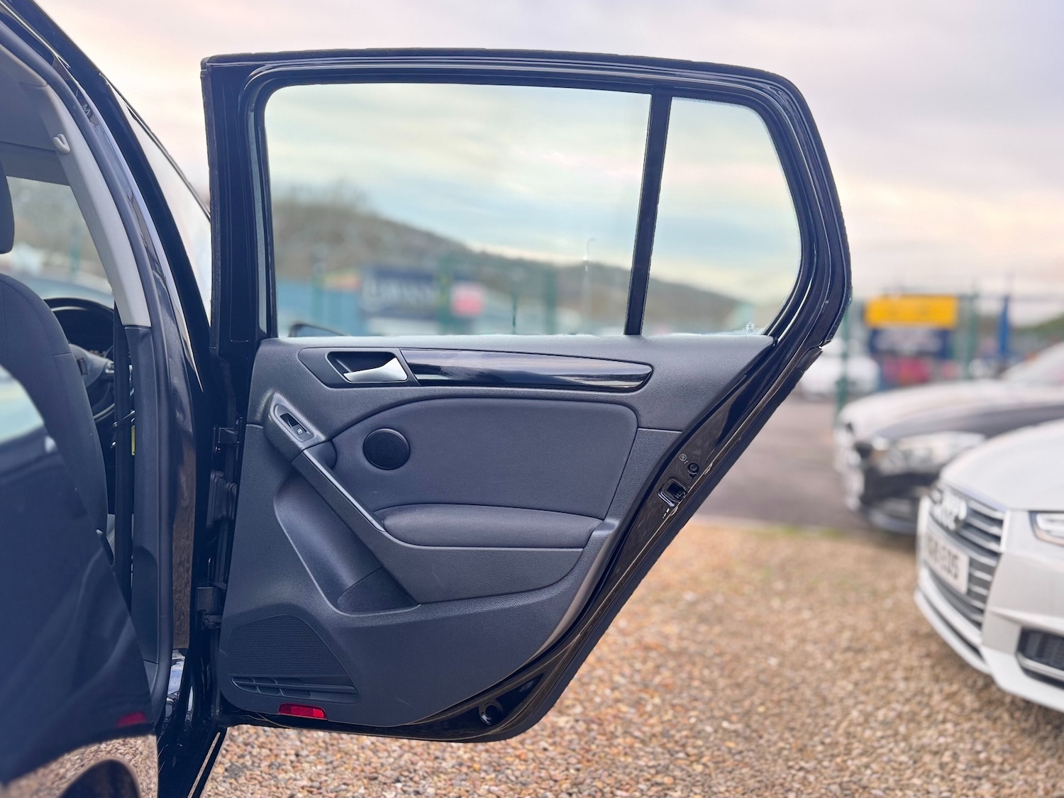 Used Volkswagen Golf 2011 for sale - 76946817: Photo 37