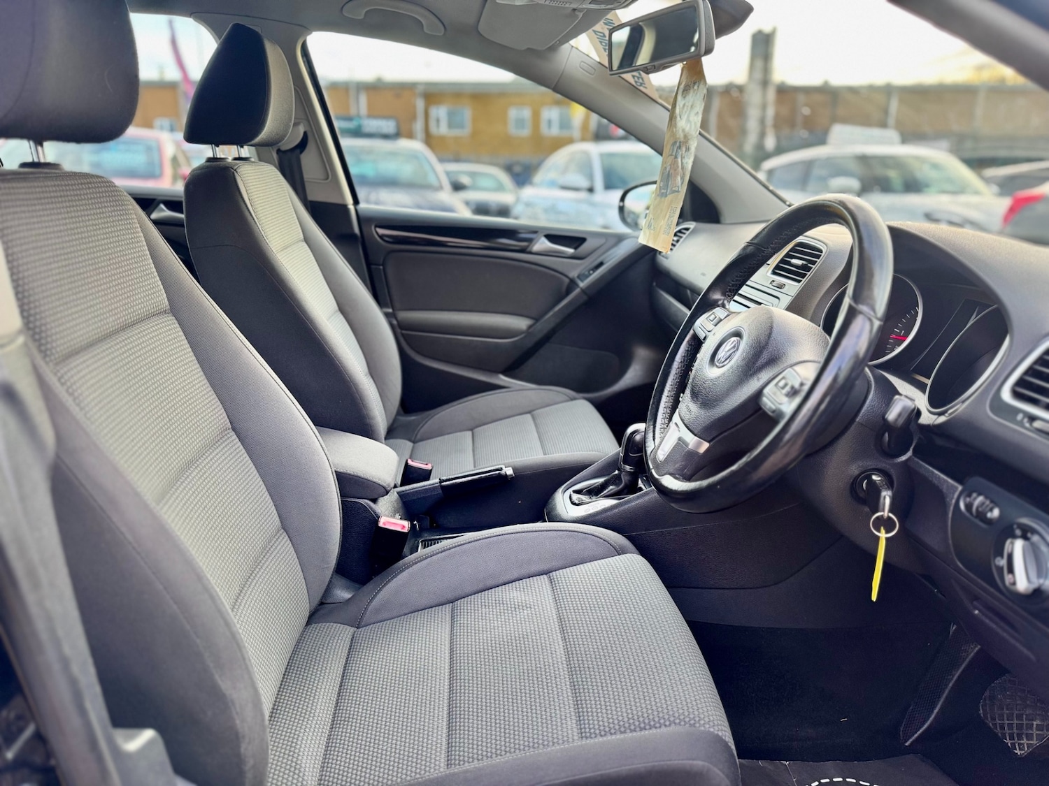 Used Volkswagen Golf 2011 for sale - 76946817: Photo 9