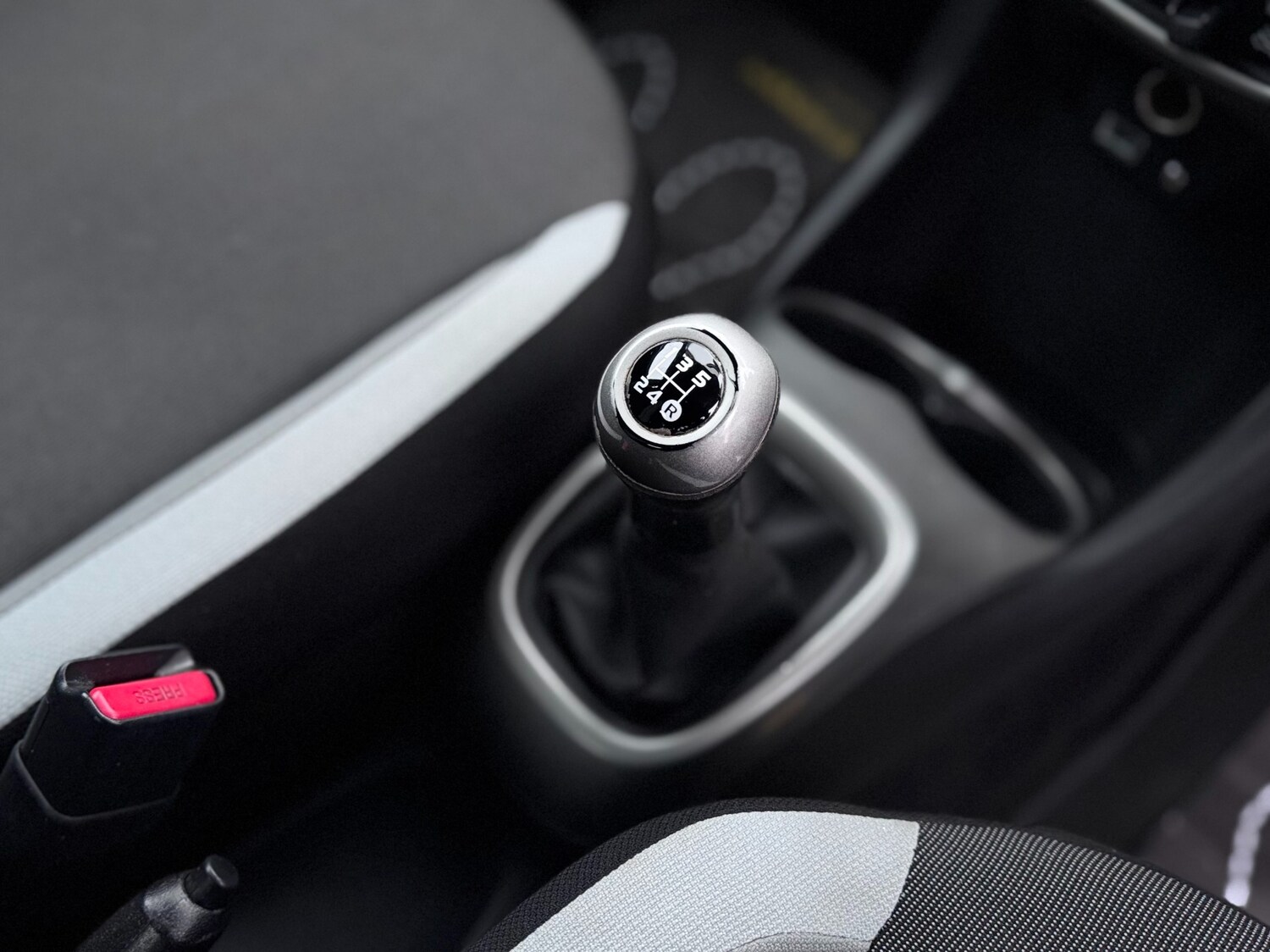 Used Toyota AYGO 2015 for sale - 77543790: Photo 34