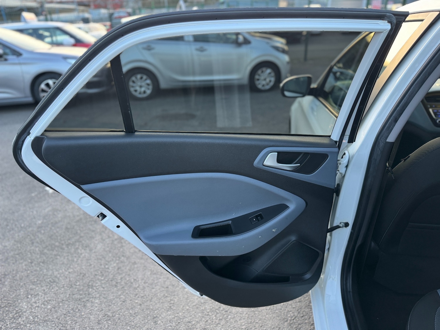 Used Hyundai i20 2016 for sale - 76946842: Photo 37