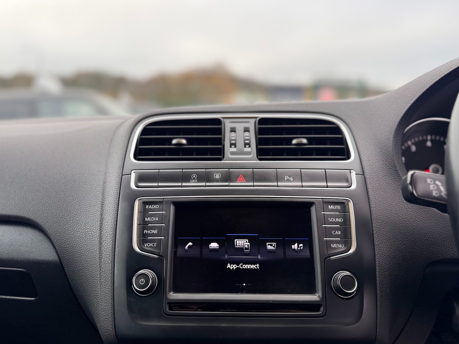 Used Volkswagen Polo 2017 for sale - 76653710: Photo 33