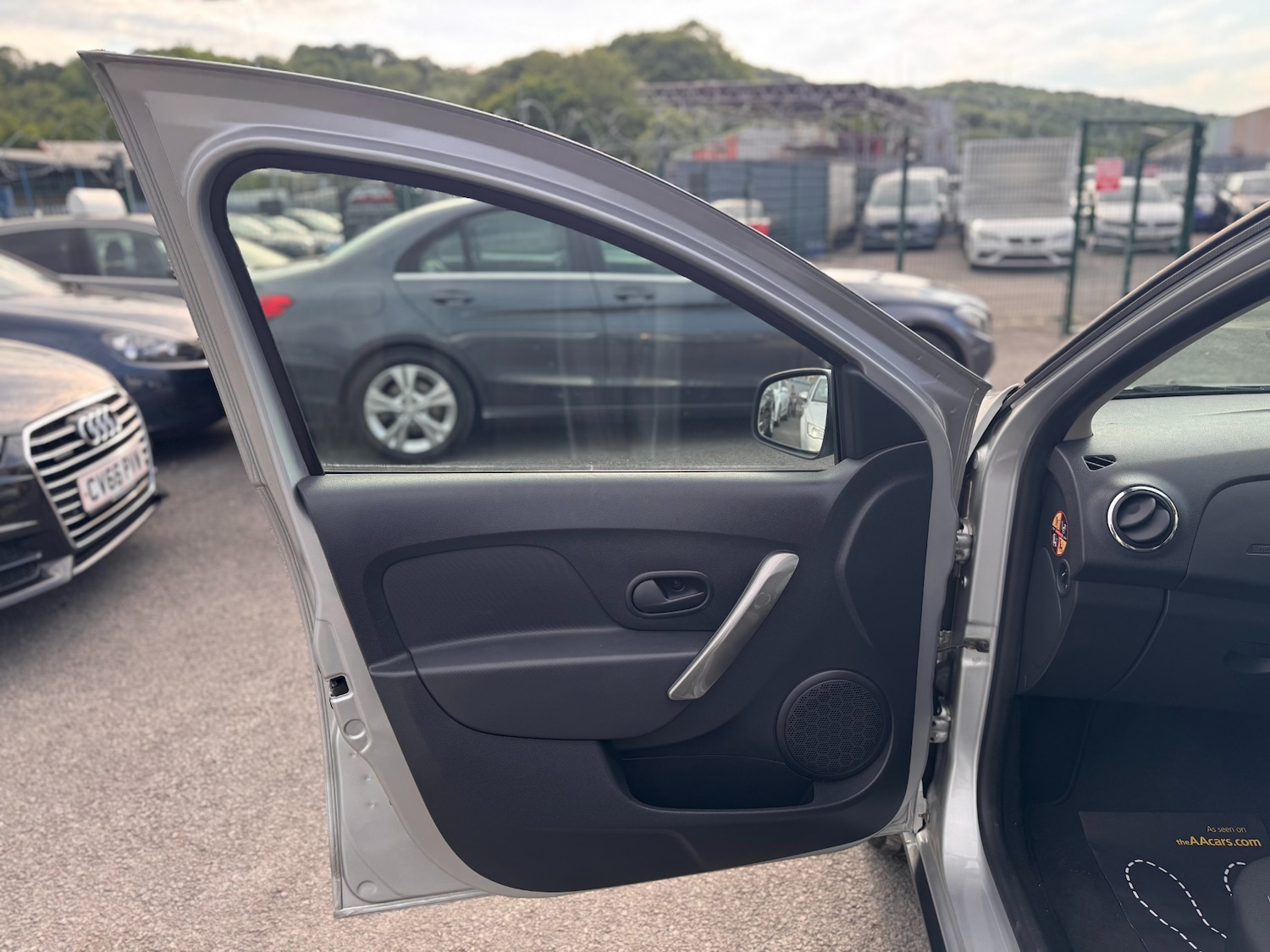 Used Dacia Sandero Stepway 2015 for sale - 76102614: Photo 38