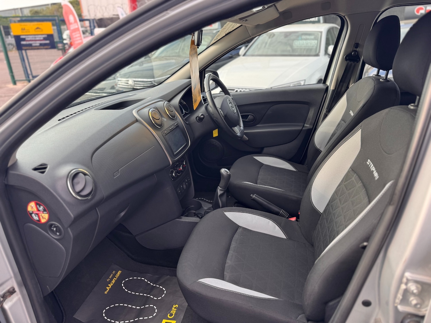 Used Dacia Sandero Stepway 2015 for sale - 76102614: Photo 39